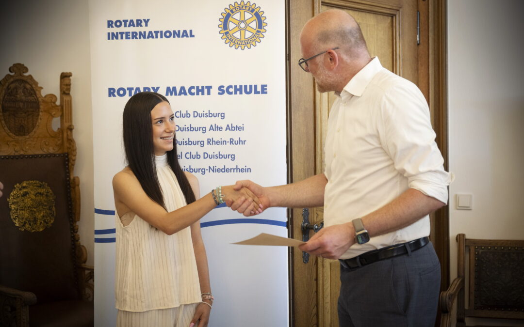 Rotary Club unterstützt Schülerin des Willy-Brandt-Berufskollegs